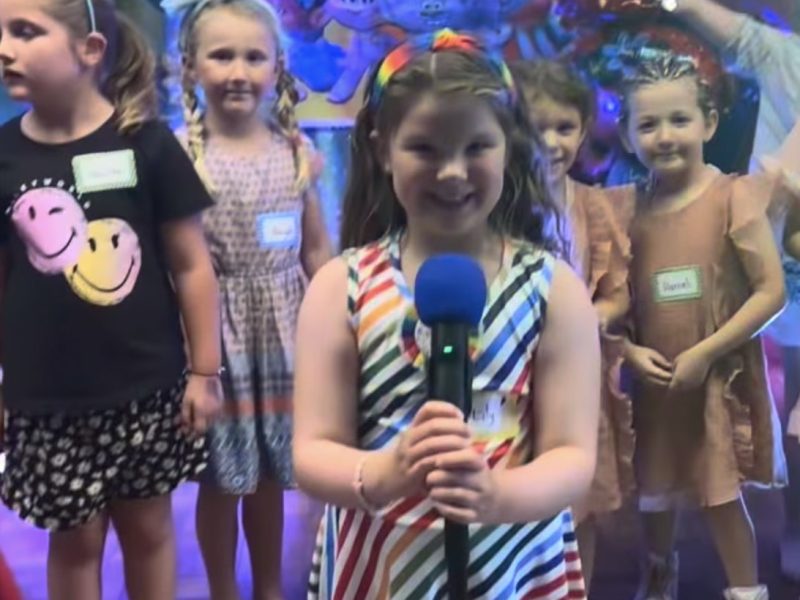 Let’s get scrappy karaoke and disco party 🎤📔🪩